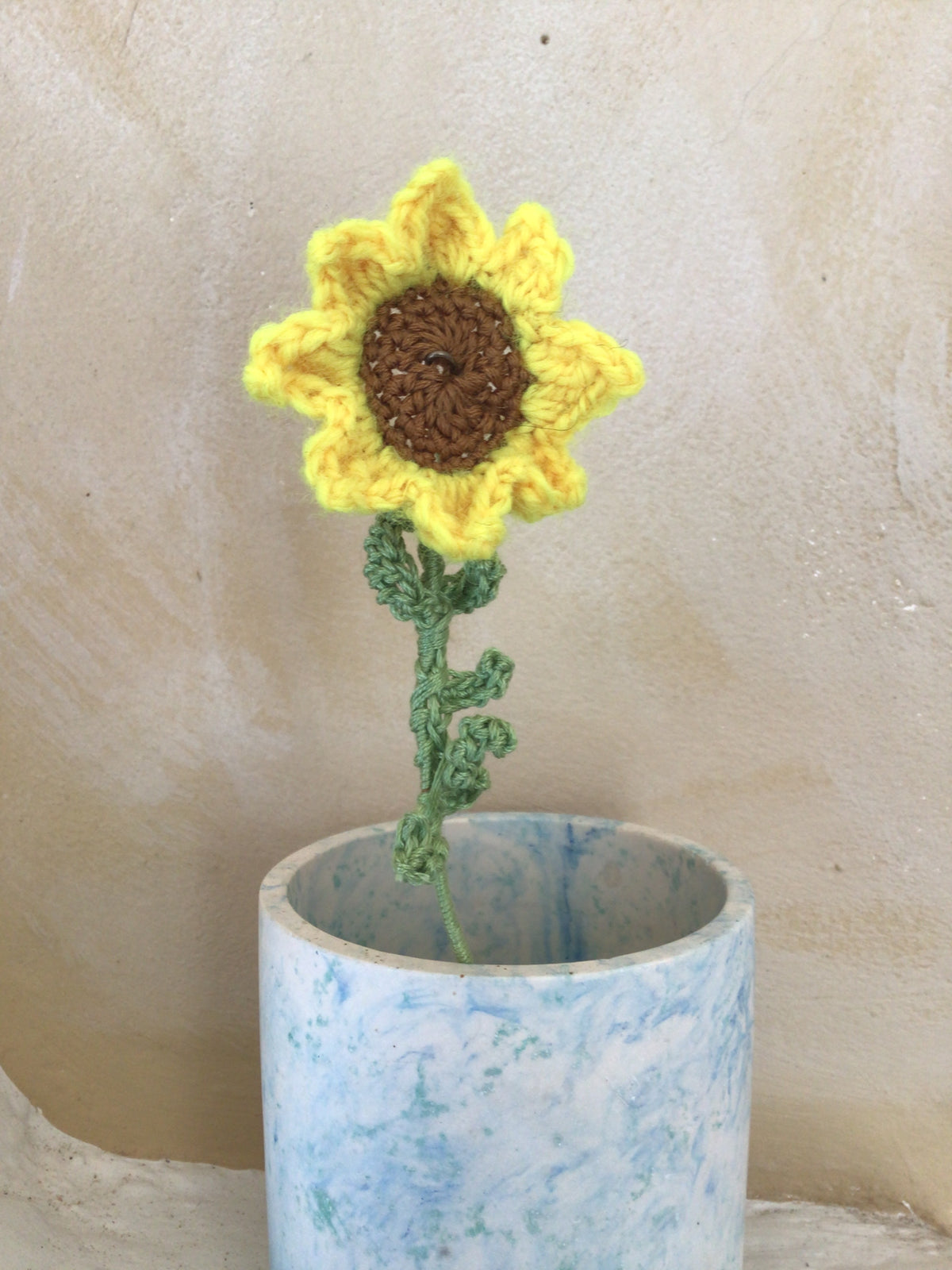 Crochet flowers by Hermione. Rowe