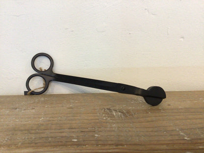 Flames of Beverly wick trimmer