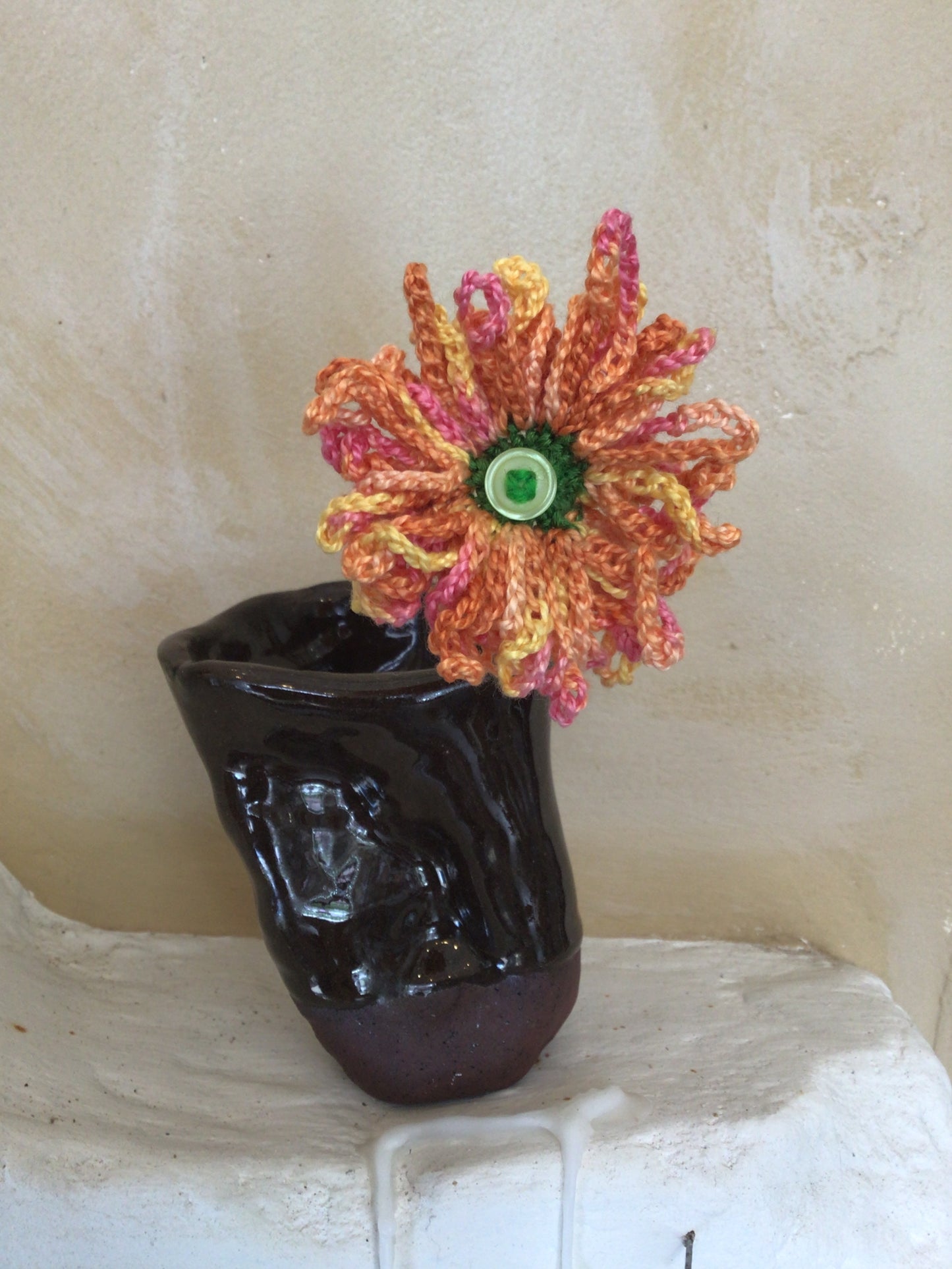 Crochet flowers by Hermione. Rowe